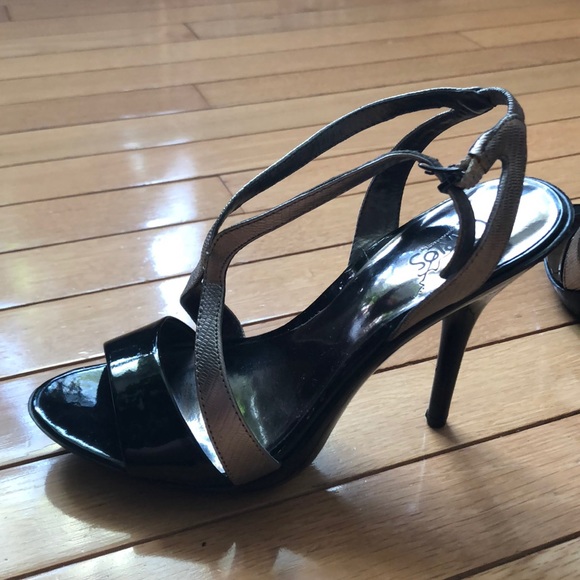 Shoes - Picture 4 of 5